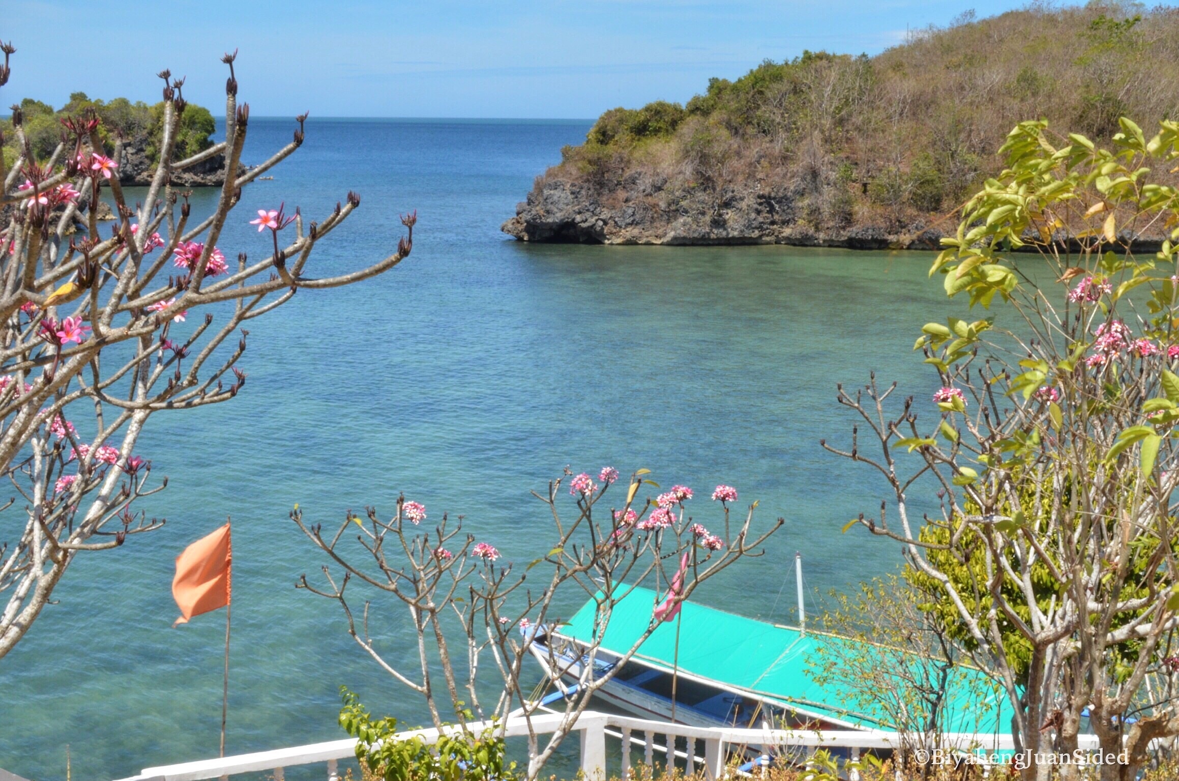 A sweet nirvana 

Lamuyan Island, Nueva Valencia, Guimaras. #tourismph #LonelyPlanet #fotografiaunited #fotografia #Philippines #biyahengjuansided #explorethephilippineschallenge 

For more information, pls go to this link:
http://biyahengjuansided.com/2015/06/24/province-of-guimaras-a-humble-and-sweet-nirvana/