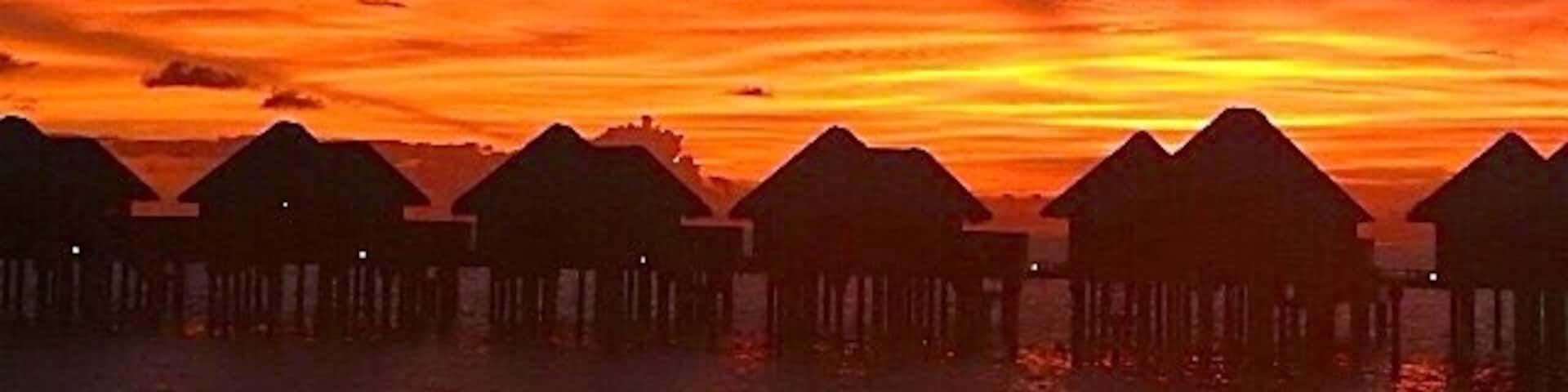 Sunset over ur water reef villa. Maldives, March 2018. My blog on the Maldives.   https://jozeel.weebly.com/maldives.html
#Golden travel.