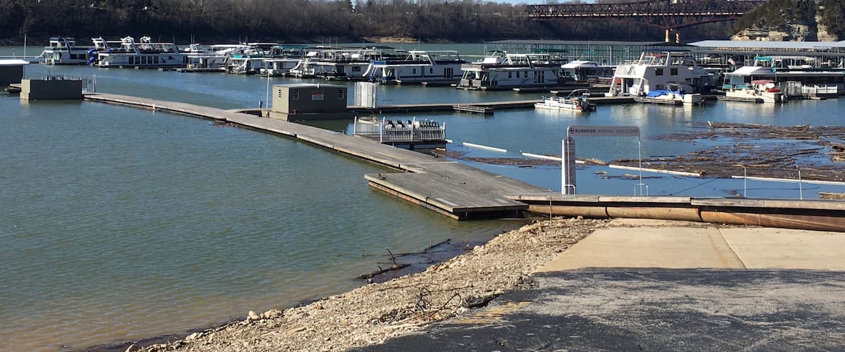 Beautiful Marina in Burnside. The ducks got really close to us.