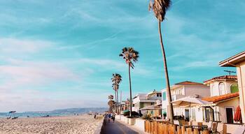 Did you know that San Diego has the most ideal climate with temperature averaging 70 degrees Fahrenheit all year long? 
Also, from the early 1930s to the late 1970s, San Diego was the tuna capital of the world! 

#HitTheBeach #LifeAtExpedia #JulyTheme