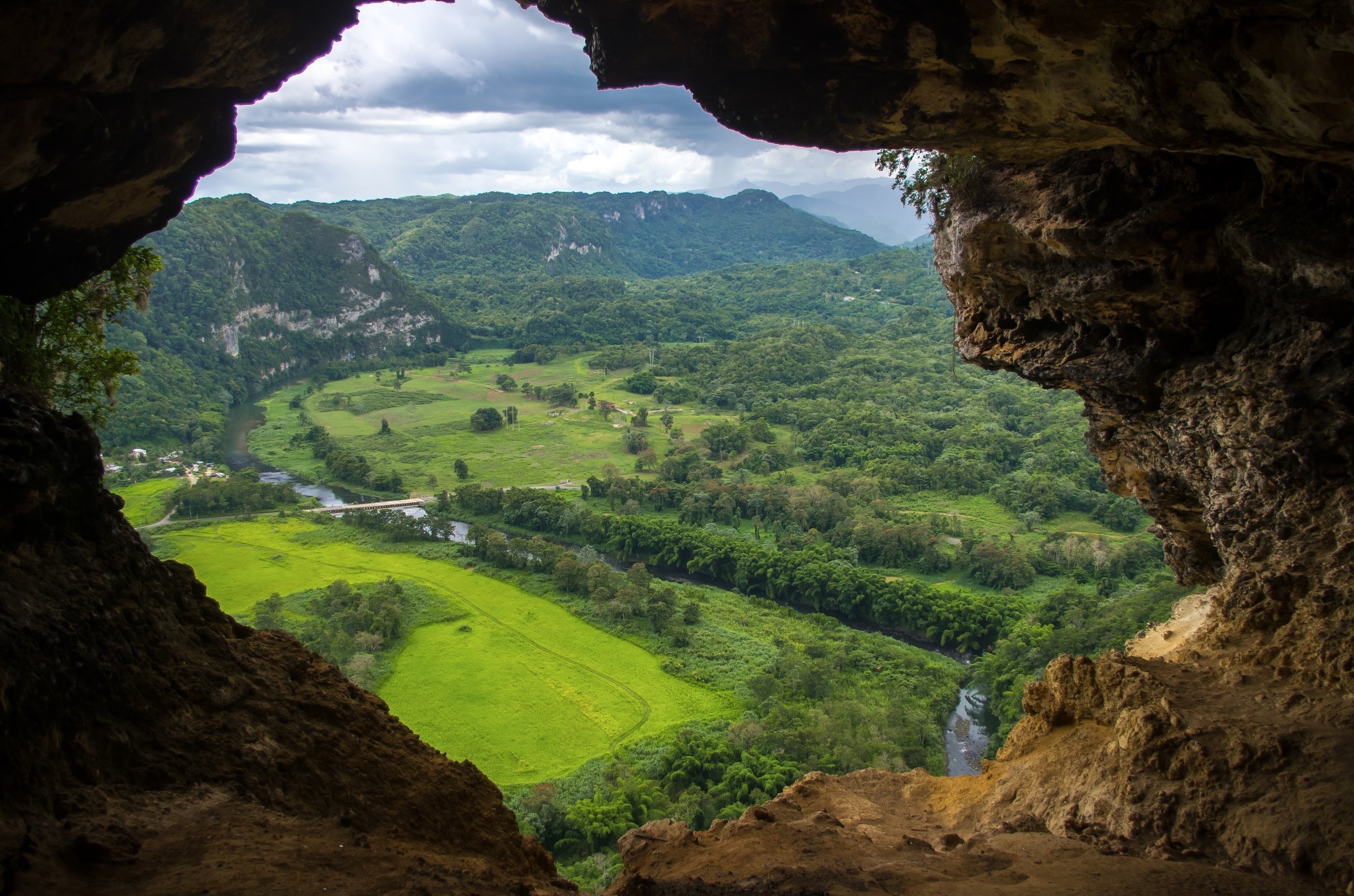 An easy guided hike through interesting cave formations leads to to this magnificent valley view. Don't look up… there are bats!  #bestof5 #green