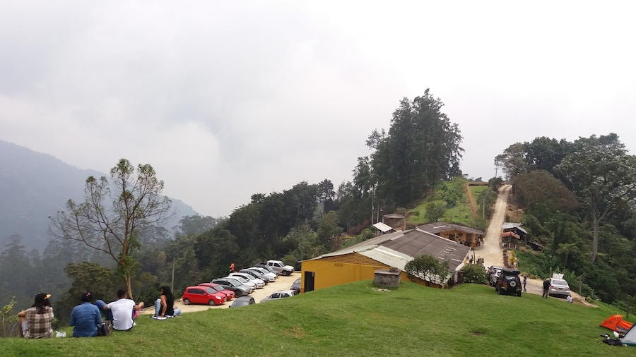 El Carajo es una finca con reserva natural de entrada pública. Restaurante, hotel y zona de camping. Caminata ecológica. Perfecto para descansar.