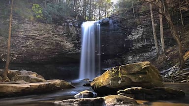Nice waterfall in Cloudland Canyon State Parks