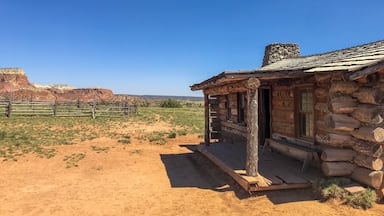 Ghost ranch, Abiqui NM
We did a short hike to see the sights.. it was just perfect and beautiful #hike #cabin #ranch #newmexico