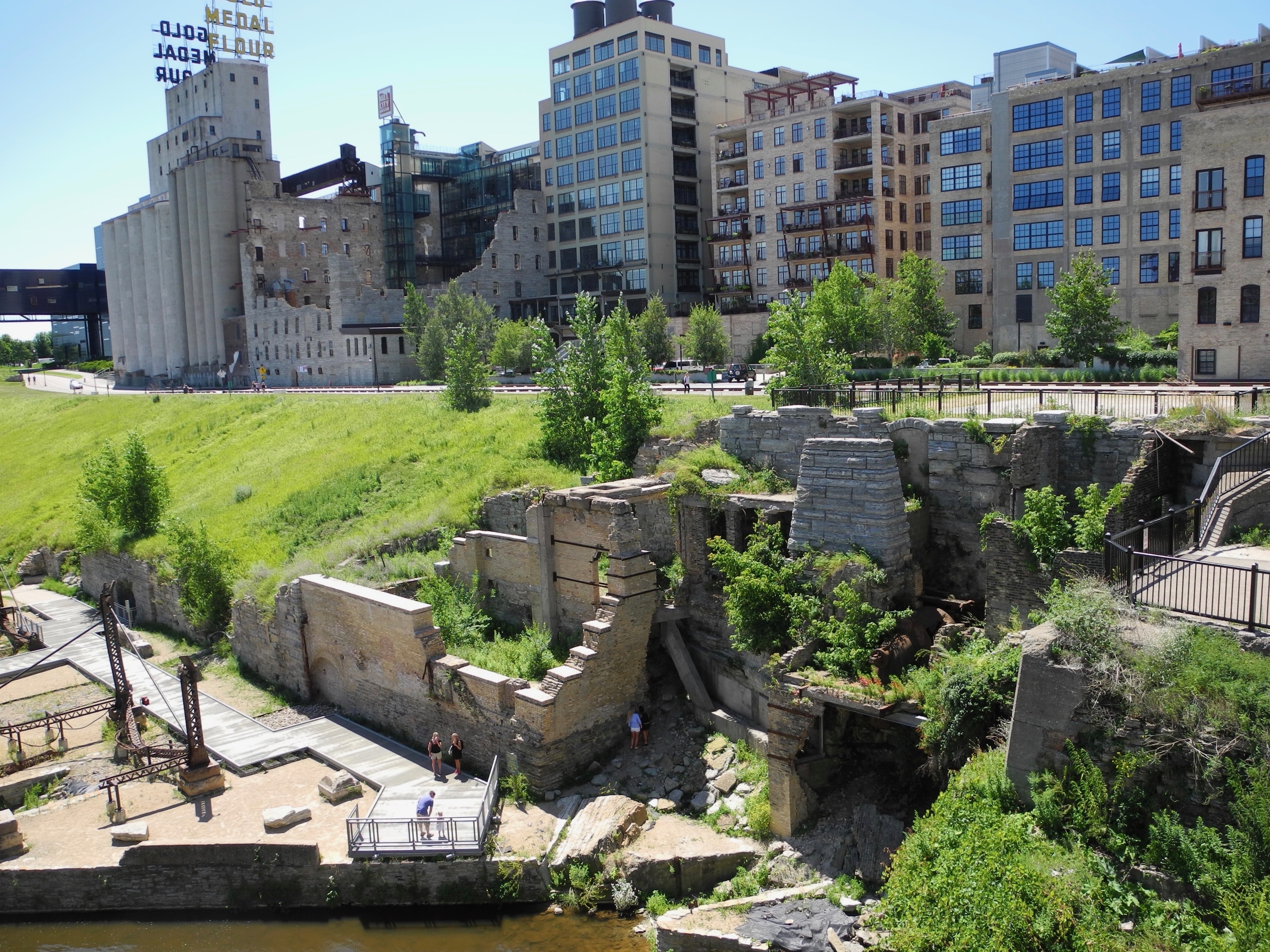 Mill Ruins Park is a park in downtown Minneapolis, Minnesota, United States, standing on the west side of Saint Anthony Falls on the Mississippi River. The park interprets the history of flour milling in Minneapolis and shows the ruins of several flour mills, built between 1859 and the mid-1890s, that were abandoned.

#ruins #OnTheRoad