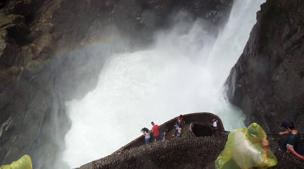 Pailon del Diablo Waterfall, Rio Verde, Tungurahua, Ecuador
