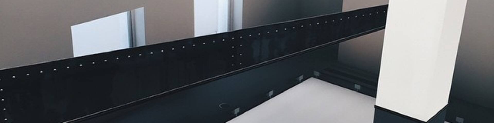 I love the smell in here 🔲 #RichardWilson #saatchi #monochrome #art #oil #VSCOcam