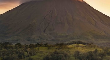 You can find this shot along the main road from La Fortuna as it goes past Arenal Volcano on your way to the lake. We got there just in time for the last bit of light. #bvs100k
