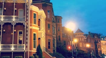 A late night stroll through Logan Circle. Great flats and homes to appreciate while walking towards local restaurants and bars.