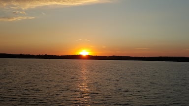 A sunset cruise upon the Breezy Belle.  #Sunsets #LakeLife 
