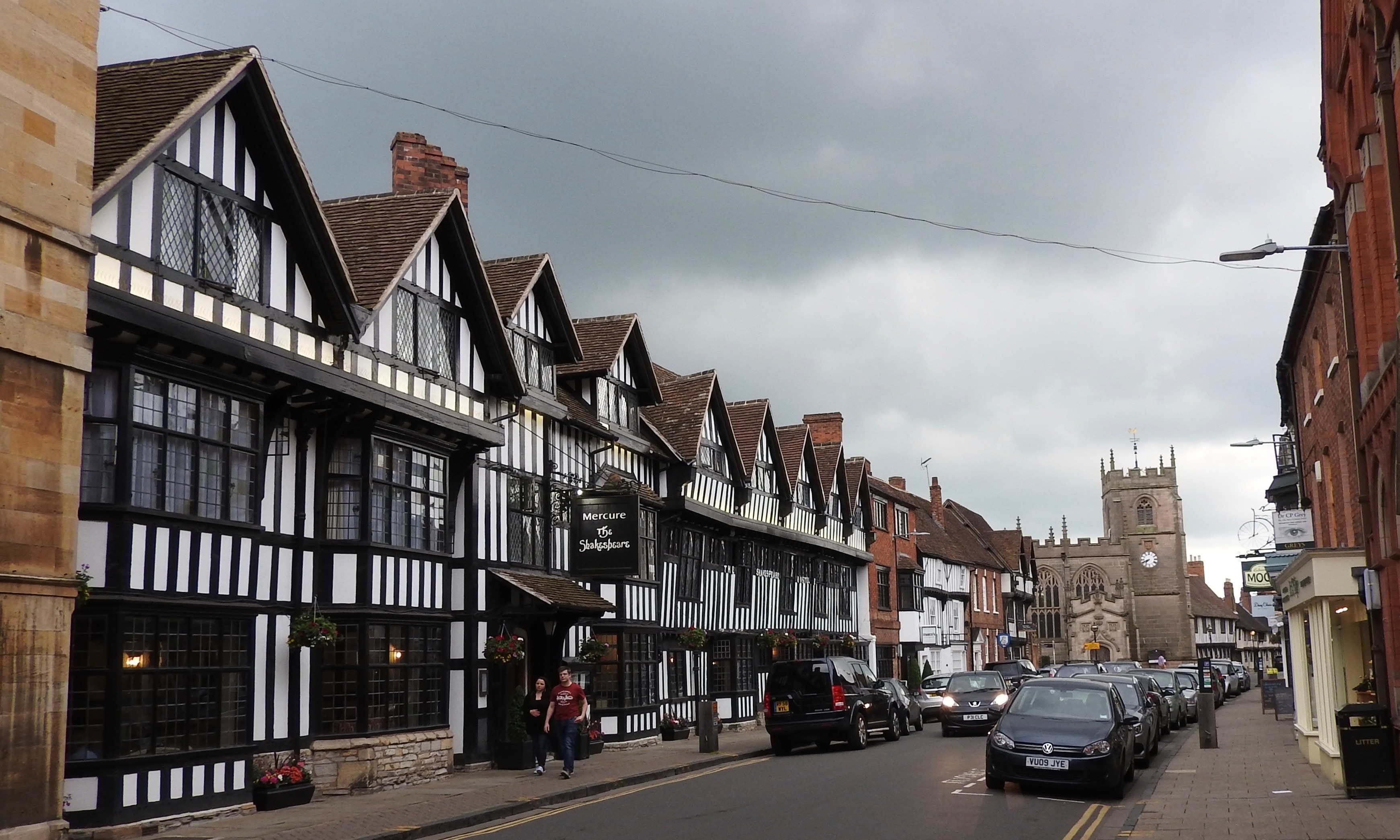 The Shakespeare Hotel in Stratford-upon-Avon dates back to 1637.

@LikeALocal #OnTheRoad