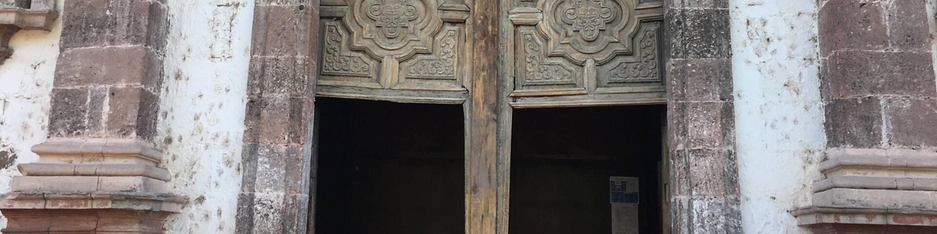 Church door at Mission in San Ignacio.
#bajacalifornia
#doors
(Feb 2017)