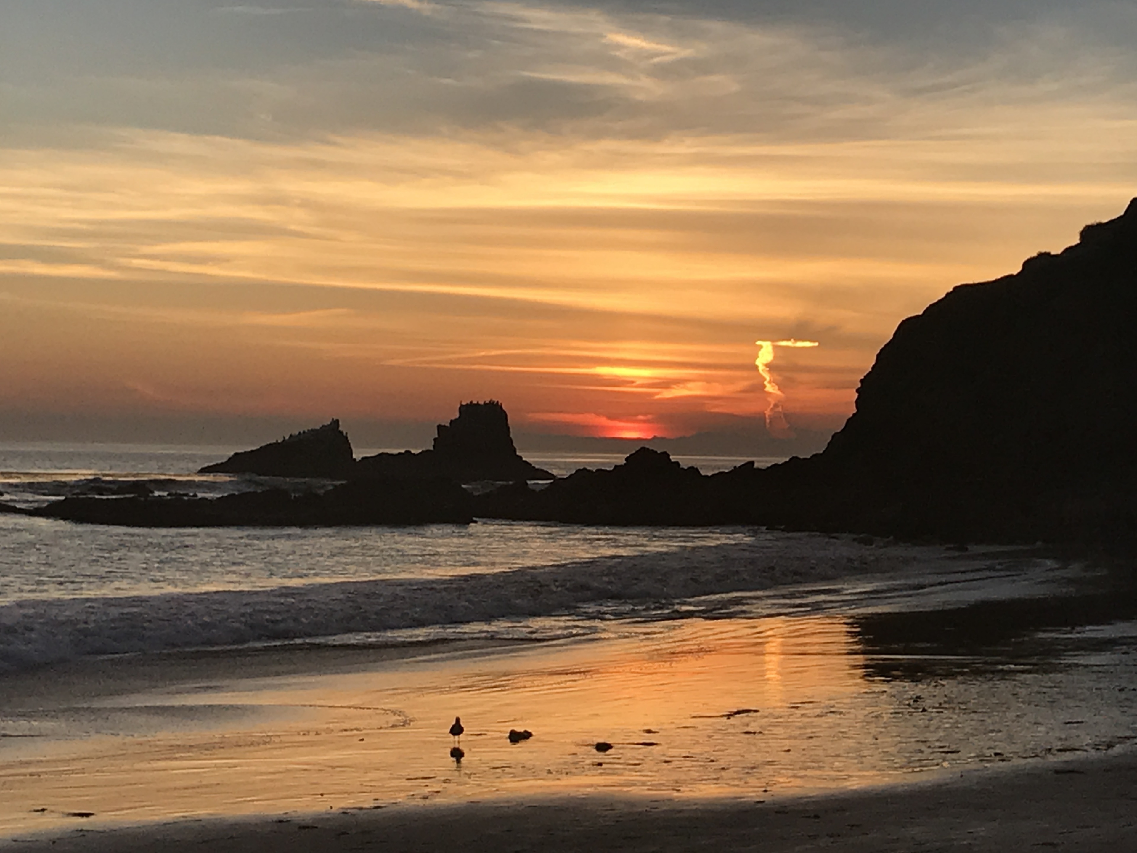 This is a spot most locals know about but most tourist do not.  It is a gorgeous bay north of Main beach in Laguna Beach and it is my happy place to watch incredible sunsets.  Often you will see Dolphins and  Seal playing in the waves#LifeAtExpedia