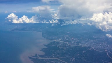 Flying over Surat Thani, Thailand 🇹🇭 on a flight down to Phuket.
#LifeAtExpediaGroup