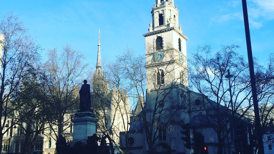 St Clement Danes