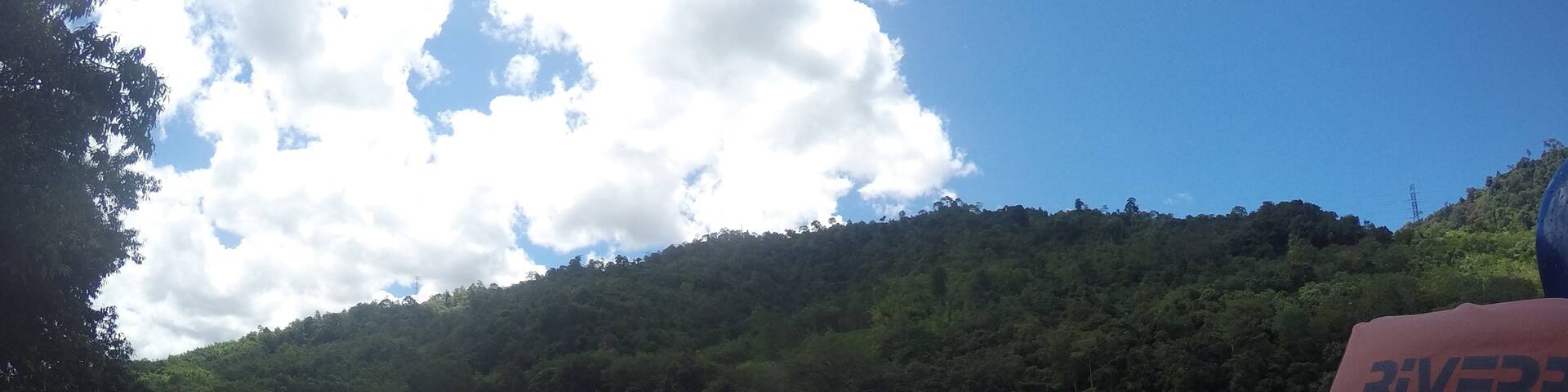 Bus, train and raft. From Kota it’s a bus, followed by the ‘jungle train’ to reach Pangi Station and the start of 9km of white water rafting.