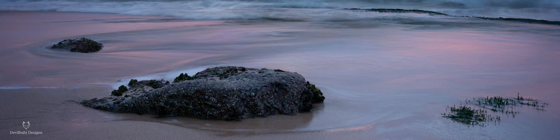 Warriewood is an amazing beach for a beautiful sunrise like the one I saw yesterday morning. A beautiful beach with some nice rocks to sit on and see the sun warm the earth.
#amazing #hotspot #beautiful #Australia
#sunrise