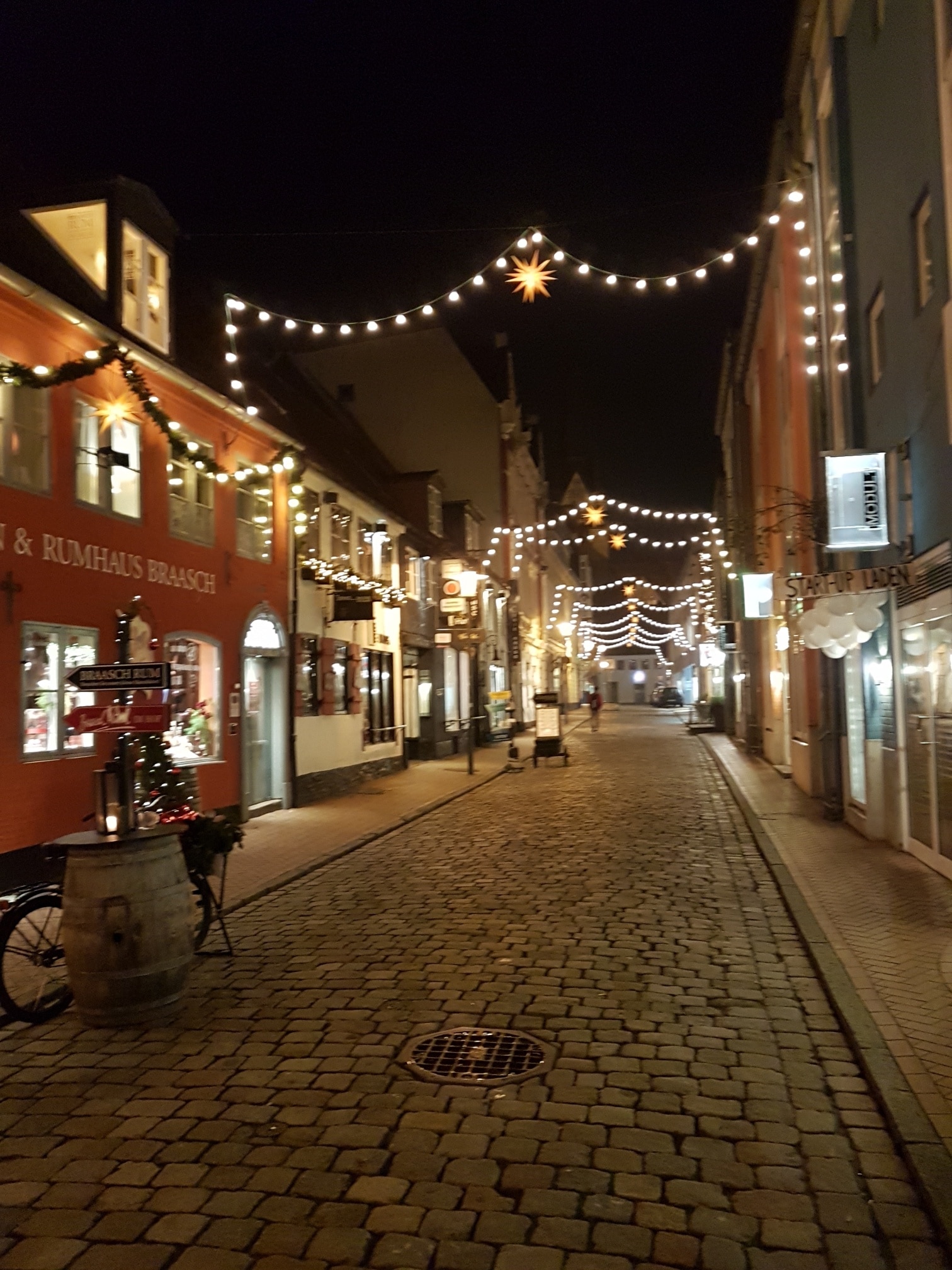 A lovely and warming place to be, a lot of small and nice shops around, lovingly decorated,  I love my  hometown Flensburg/Germany