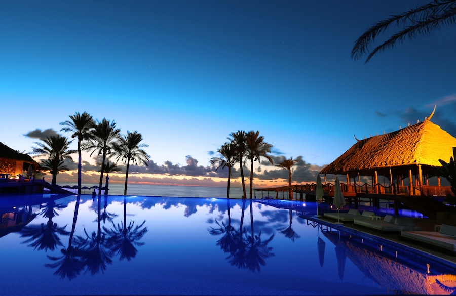 A tropical beach resort in Damour- Lebanon, Janna is a 5 star resort located 20 minutes from Downtown- Beirut. I love mainly the jacuzzi bar and the music.