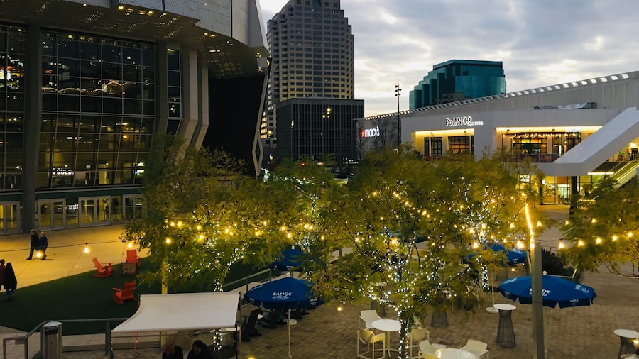Estadio Golden1Center