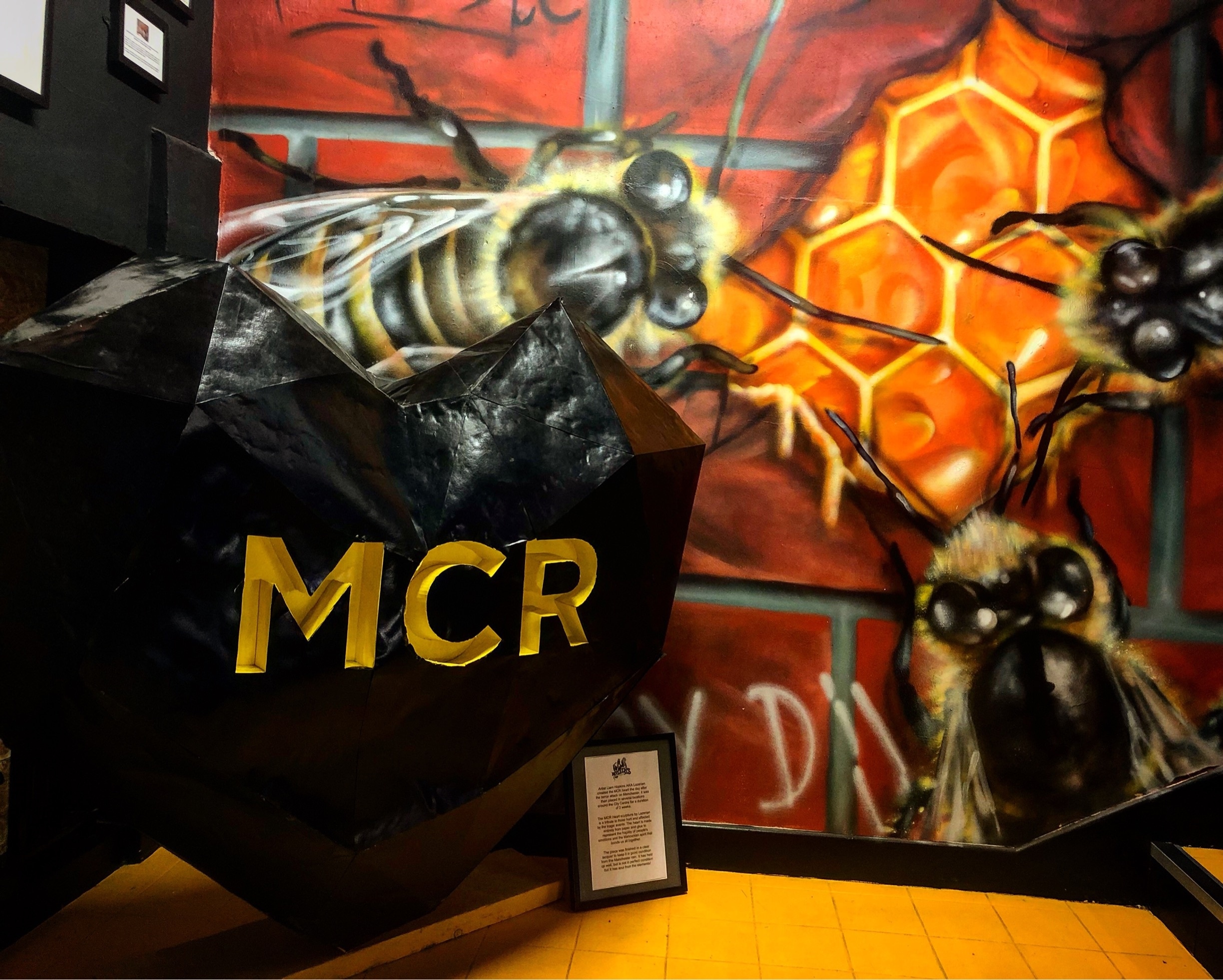 Since the tragedy of the Manchester Arena bombing, the bee has become an even more iconic symbol of this amazing city, highlighting the working ethic of this community, and in this case, their strength in working together #manchester #mcr #Culture