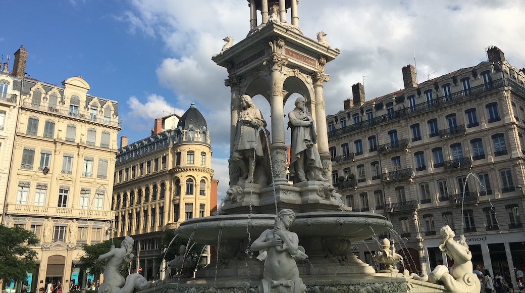 Place des Jacobins/Jakobinusok tere, Lyon, Métropole de Lyon, Franciaország