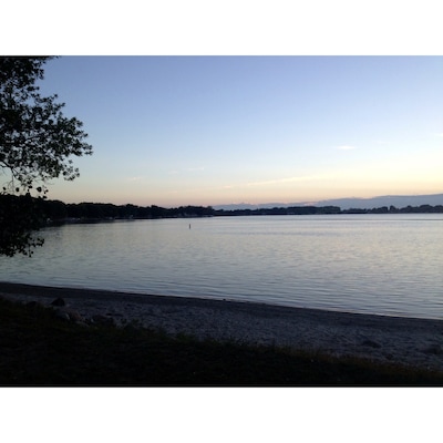 Nice little park along the eastern shores of North Twin Lake, provides a small beachfront, picnic spots, and lots of open greenspace for leisure.