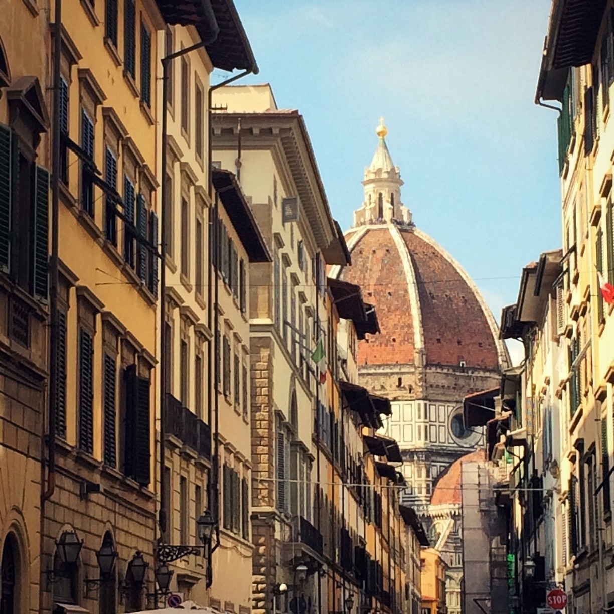 The streets of Florence are dominated by the massive Duomo dome. It is peeking from the end of each street you walk in #firenze