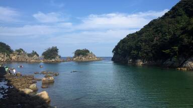 A cool and secluded little swimming spot 