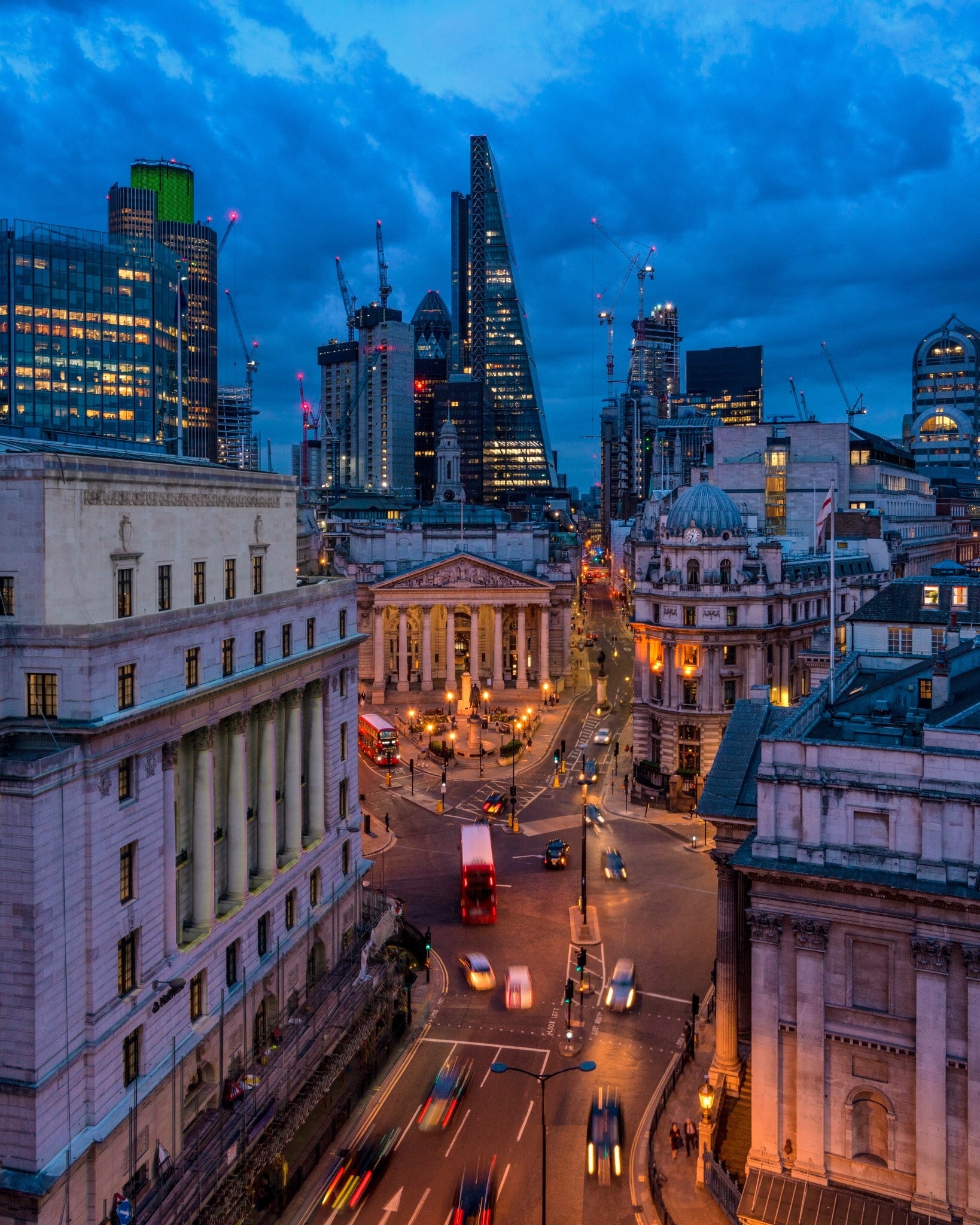 royal-exchange-in-london-city-centre-expedia