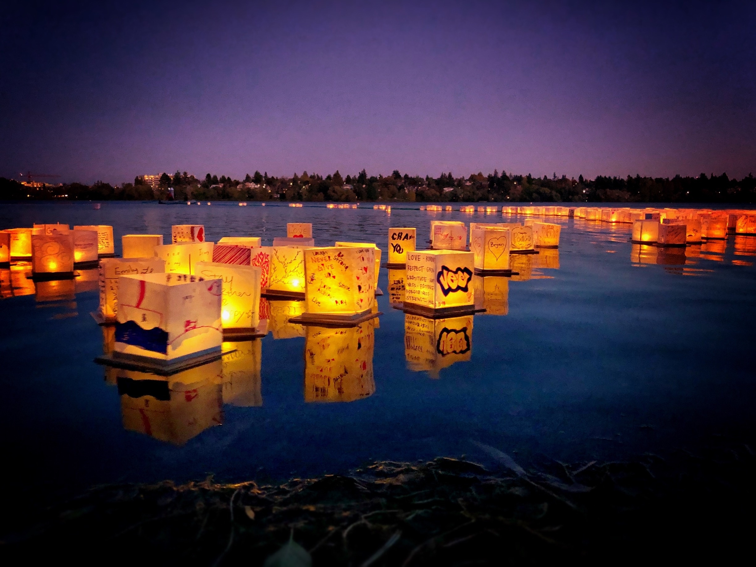 Seattle Water Lantern Festival at Green Lake Park.
It was surprising to see so many people showed up to make their own lanterns filled with meaningful personal messages...
#TroveOnTuesday