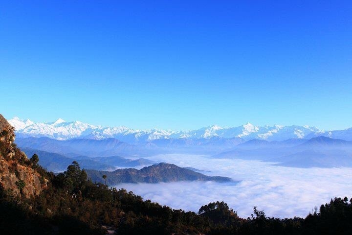 Himalayas and illusionistic river of clouds is totally mesmerizing on a early winter morning!! #ExploreIndia
#winterspecial #india 