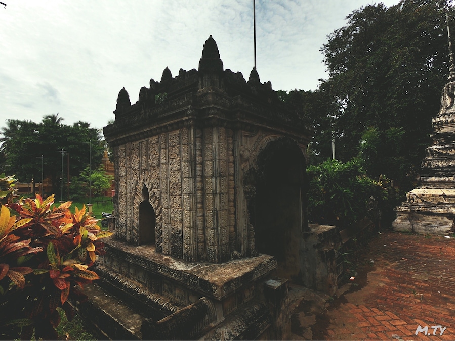 #SamrongKnongPagoda
#Battambang
