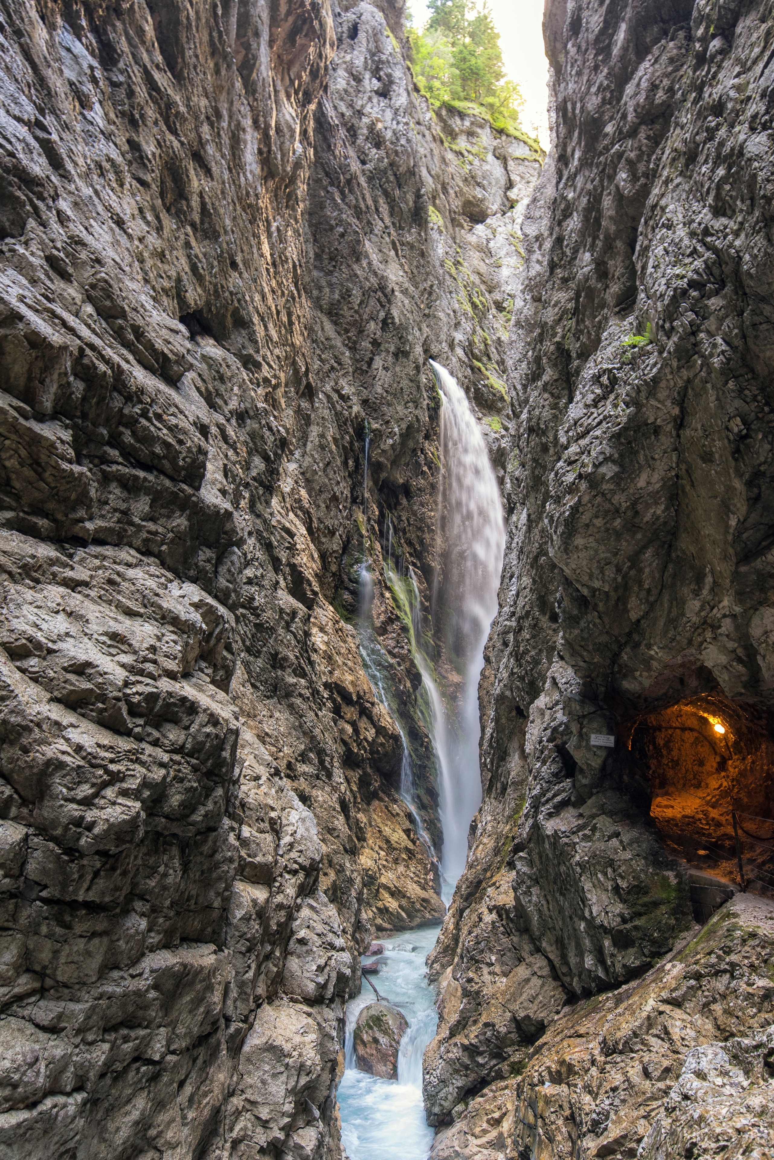 Höllentalklamm is a gorge in German Alps under two of the highest mountains Zugspitze and Alpspitze. Get ready to get wet but those views are fantastic. Really great #adventure