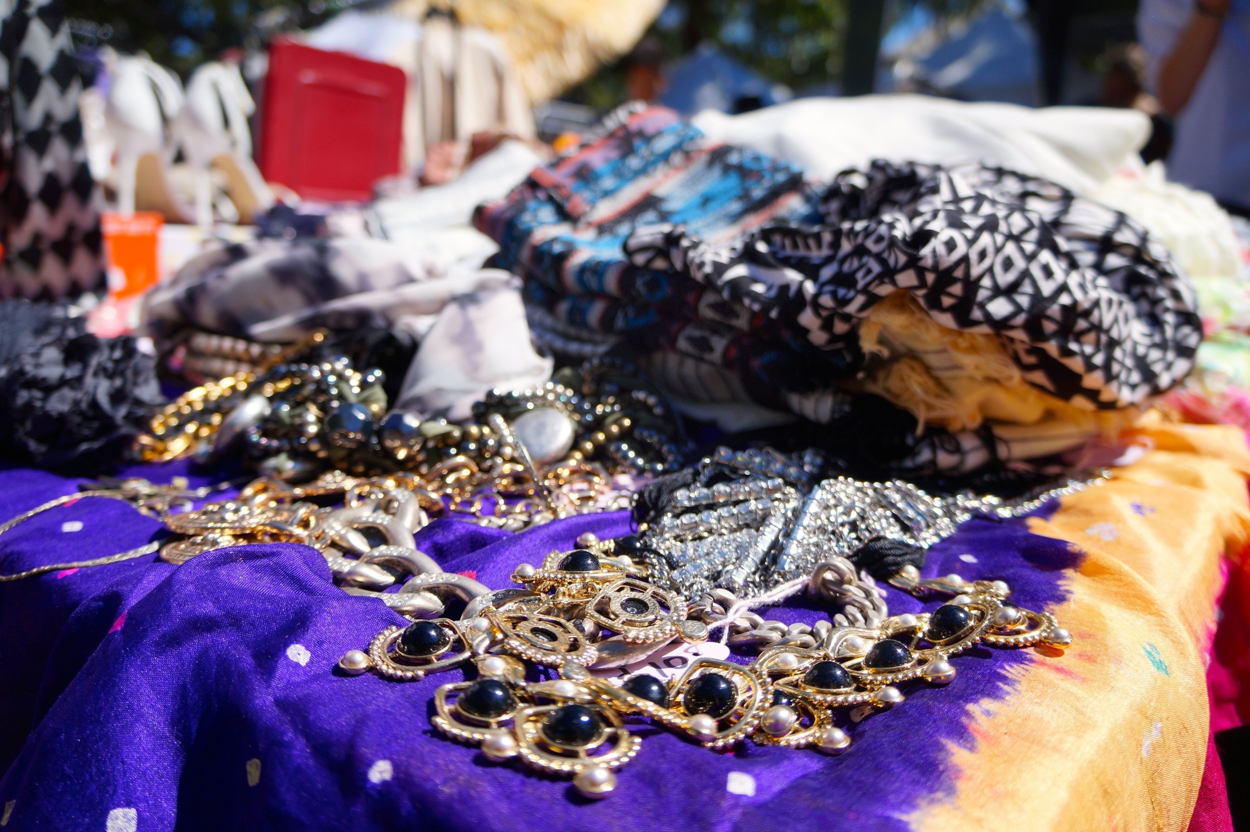 If you're looking for a Sydney souvenir with a difference head to the Glebe Markets which are on every Saturday. There is a huge array of items on offer, from beautiful jewellery and vintage clothing to some delicious food.

www.cheskiesgaplife.com/local-tips-72-hours-sydney

#colorful