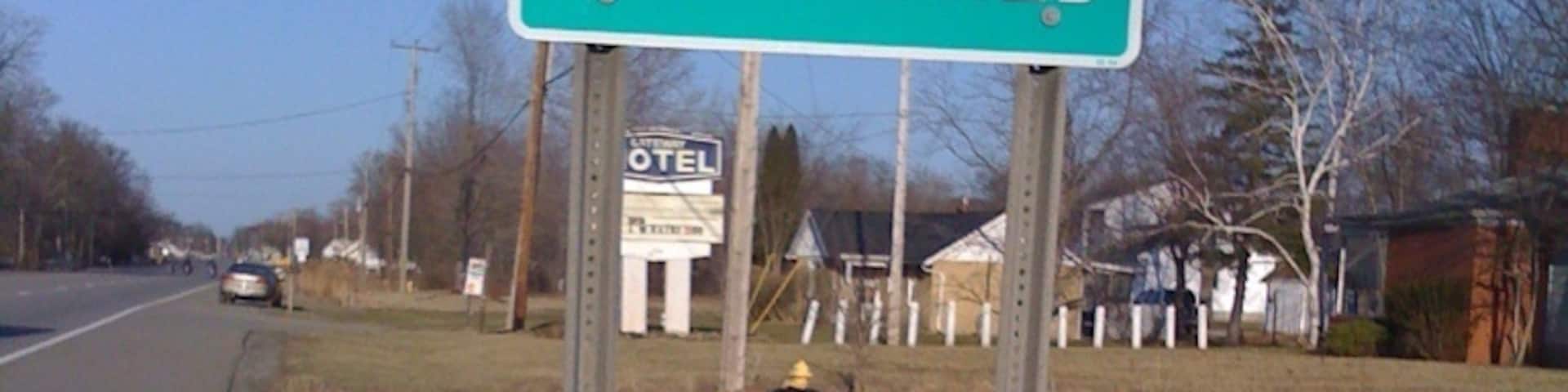 Community was originally founded by an eccentric investor who had plans to make his new community a major economic center in northeast Ohio.  Center of the World fell into decline both in terms of population and industry.