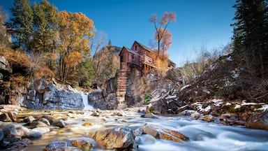 I finally made it out to the Crystal Mill. I have to say, living in Colorado I've seen some amazing places, but this Colorado icon may be my favourite of all time. 