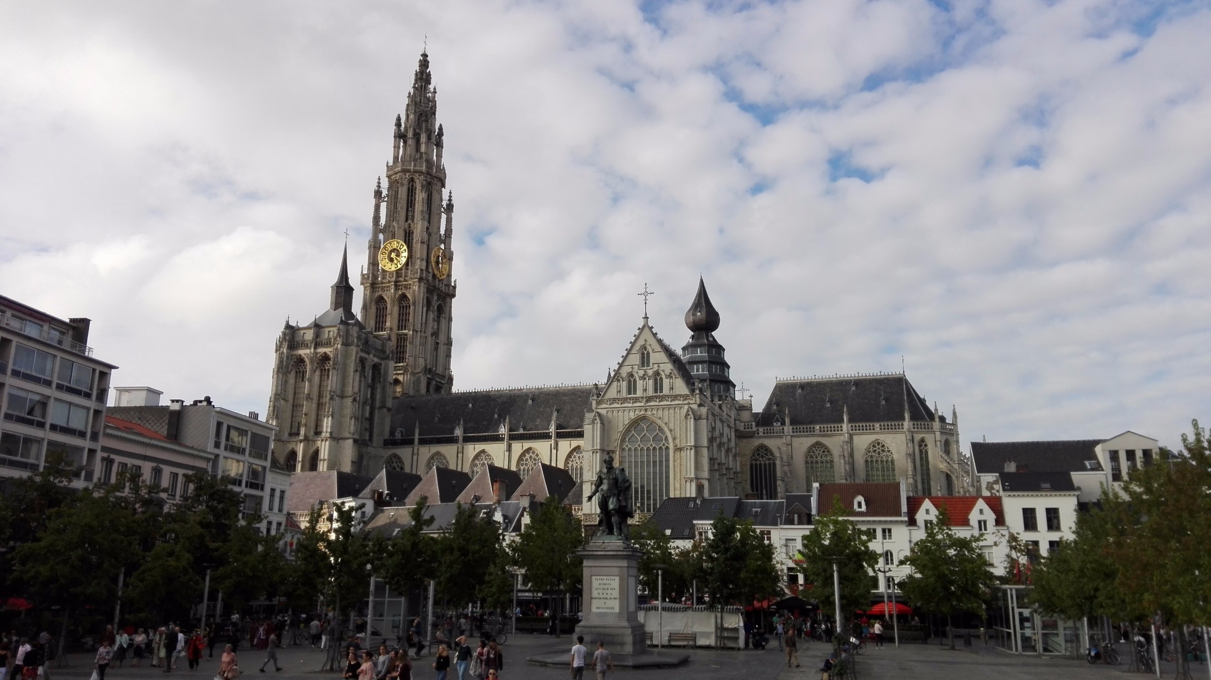 11 Sep 2016

Groenplaats is one of the most central and crowded squares in Antwerp, dominated by the cathedral, and also so lively during good weather. 