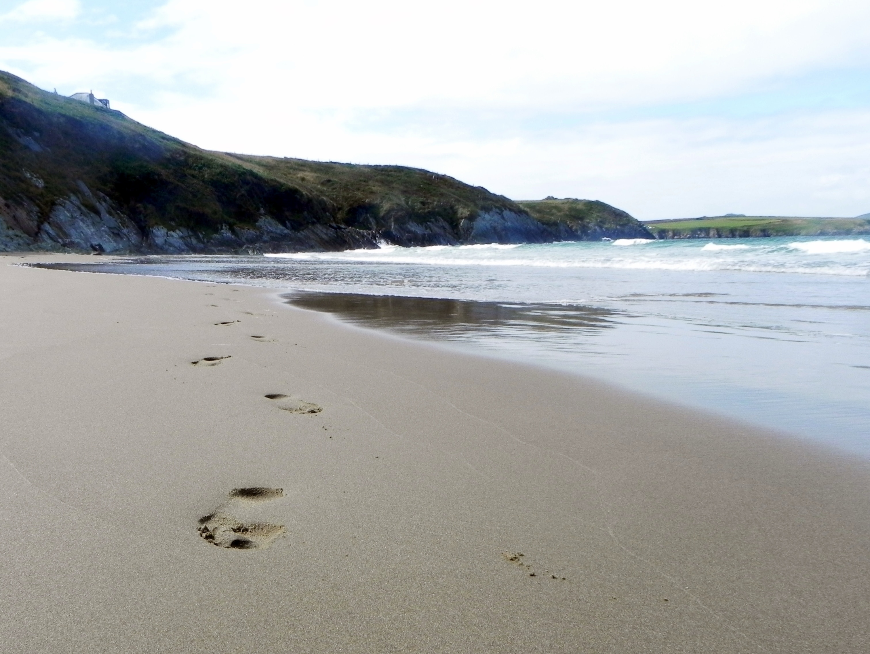 Footsteps

An early morning stroll and the first ones on the beach. A beautiful place to enjoy some time with a bucket and spade!

Alternatively, why not try one of the dolphin & seal watching boat trips that leave from close by.  

#Lifeatexpedia #Beach  
