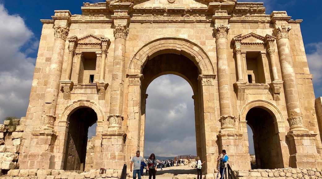 Hadrianus diadalíve, Dzseras, Jarash Governorate, Jordánia