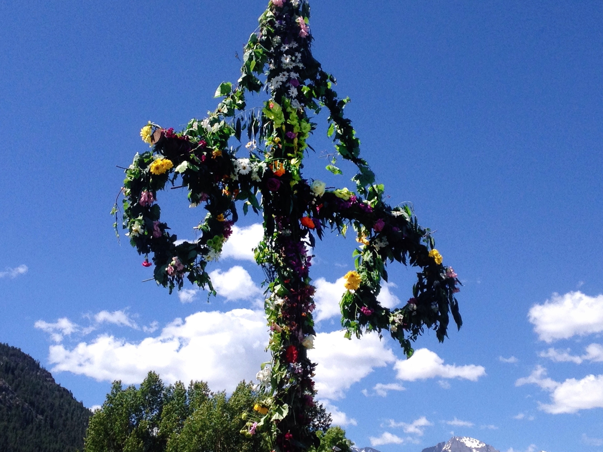 Scandinavian Midsummer Festival the last weekend in June. Celebrate Viking history with music, crafts, dancing and leffse! 

Every weekend in #EstesPark there is some celebration to join in on :) 