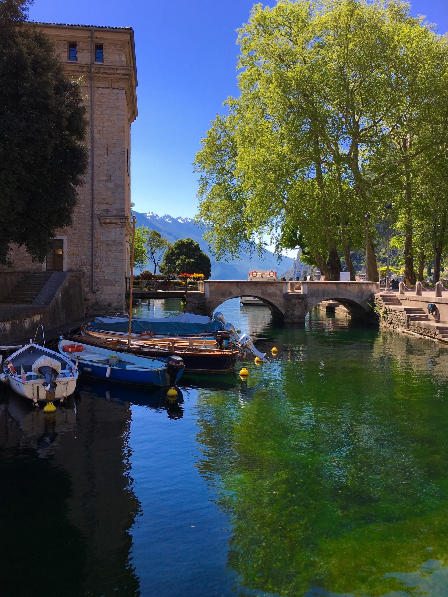 Canal around La Rocca, a medieval fortress in Riva, Lake Garda. The Museo Alto Garda is located in the castle. 
#AquaTrove