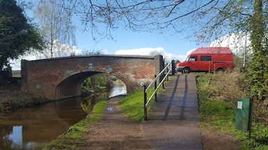 Bridge 90 on the Coventry canal