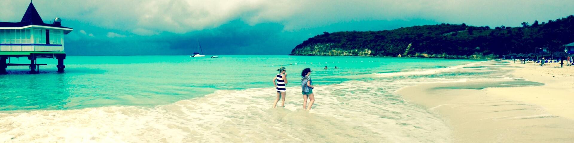 พาราไดซ์วิว, เซนต์จอห์นส์, เซนต์จอห์น, แอนติกาและบาร์บูดา