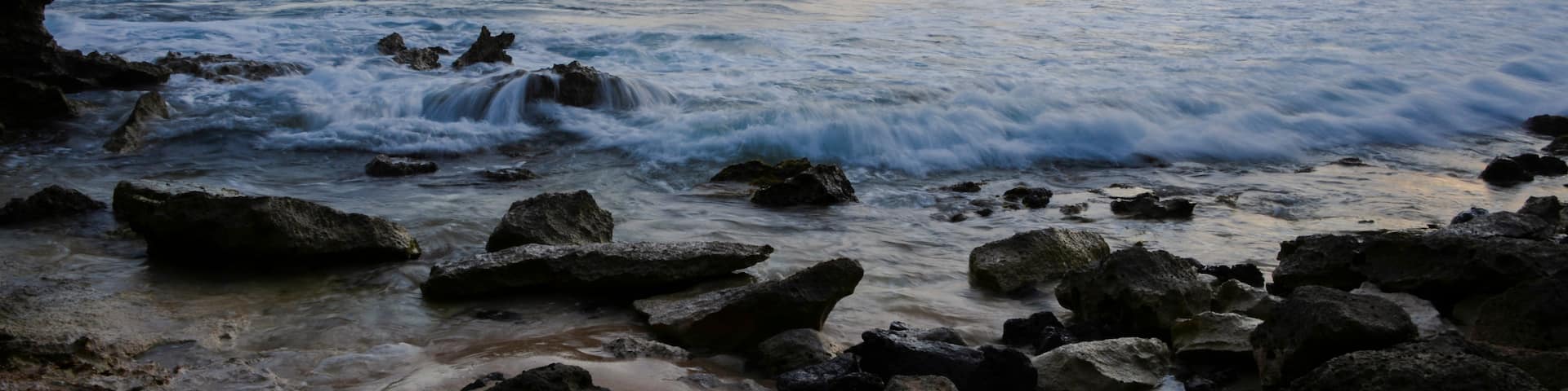 Shipwreck Beach is a great place to stay while visiting Kauai, it's a beach with great sand, big waves and fantastic sunsets.
#LifeAtExpedia