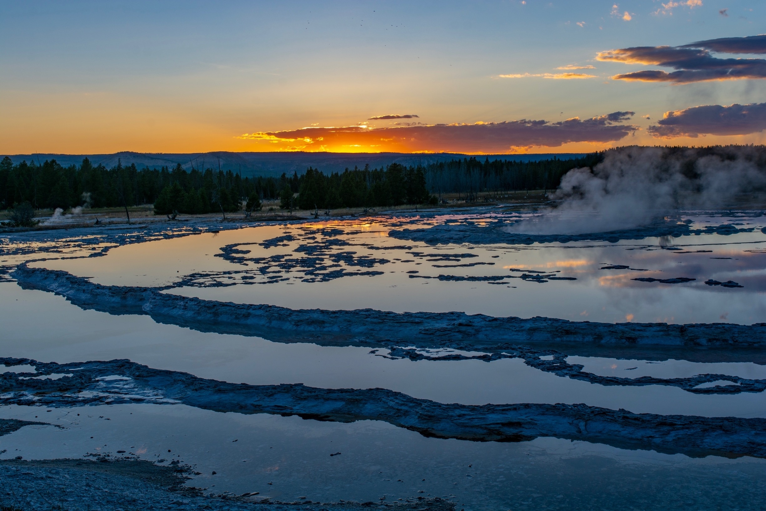 Great Fountain Geyser in Yellowstone National Park | Expedia.co.in