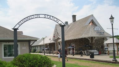 The Kensington station. Great spot for lunch and browsing a huge crafts market. This railway is now used for hiking in the summer and skiing in winter. Runs the length of the island.