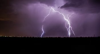 Lightning storm in Henderson Nevada 

#GreatOutdoors 