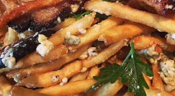 Great place to get your pork belly and truffle shoestring fries with blue cheese fix!

#foodie  