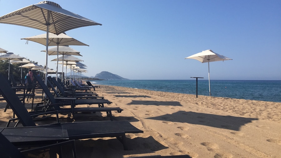 Early morning on the beach. Although it never got all that busy.